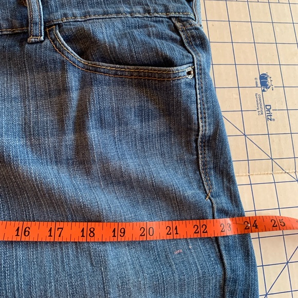 Women’s Plus size 18 Old Navy regular fit Diva blue jean long pants (P106) - Picture 5 of 6